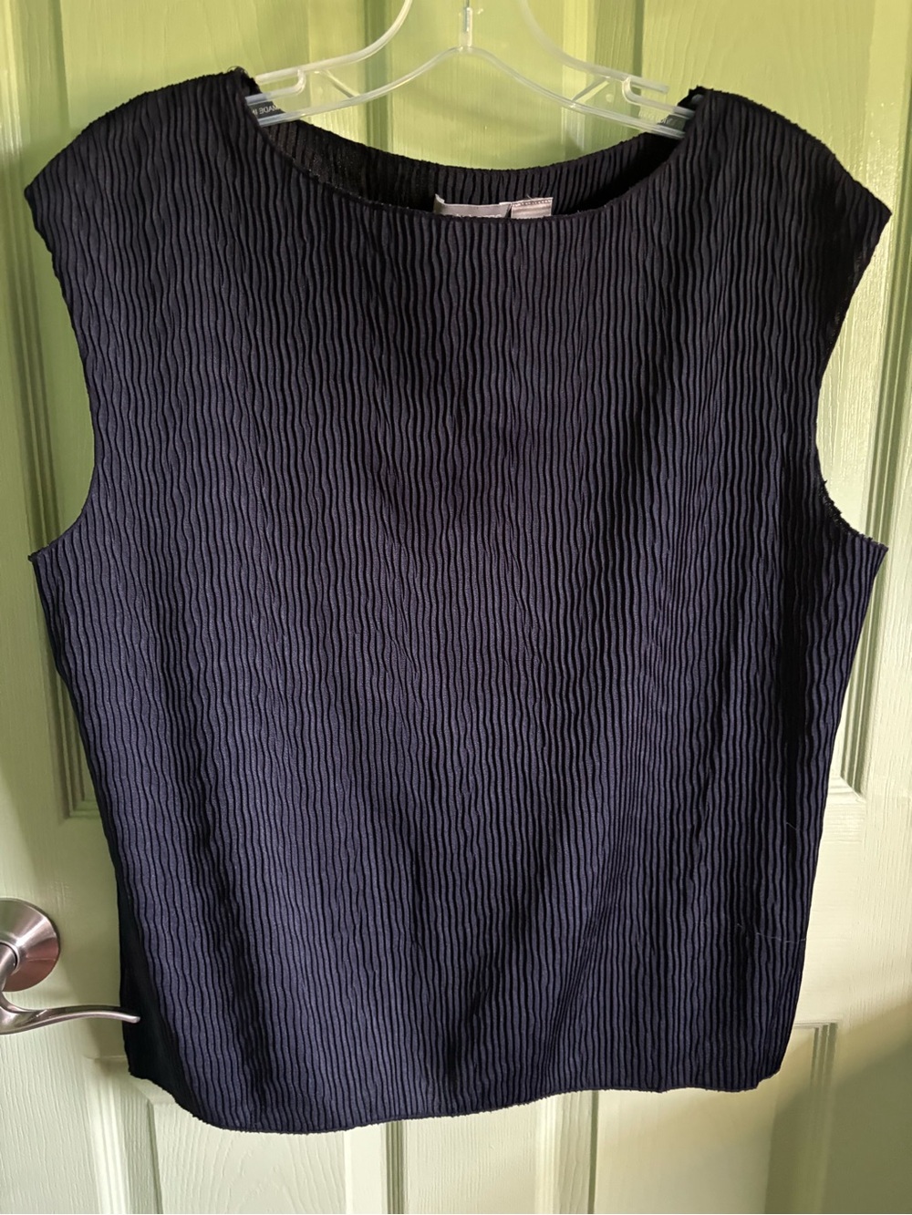 Classic Sleeveless wavy Textured Top - navy